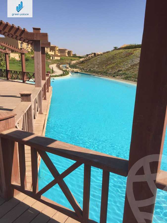 https://aqarmap.com.eg/en/listing/6040166-for-sale-cairo-el-sheikh-zayed-city-compounds-royal-meadows