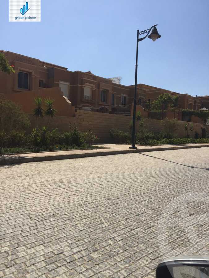 https://aqarmap.com.eg/en/listing/6040166-for-sale-cairo-el-sheikh-zayed-city-compounds-royal-meadows