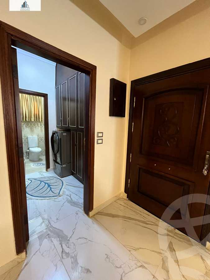 https://aqarmap.com.eg/en/listing/5918123-for-sale-cairo-el-sheikh-zayed-city-compounds-el-yasmeen-compound