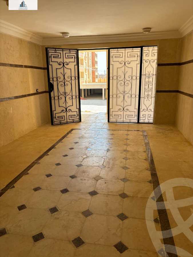 https://aqarmap.com.eg/ar/listing/5935015-for-sale-cairo-6th-of-october-el-tawsaat-el-shamalya-hy-2000-qt