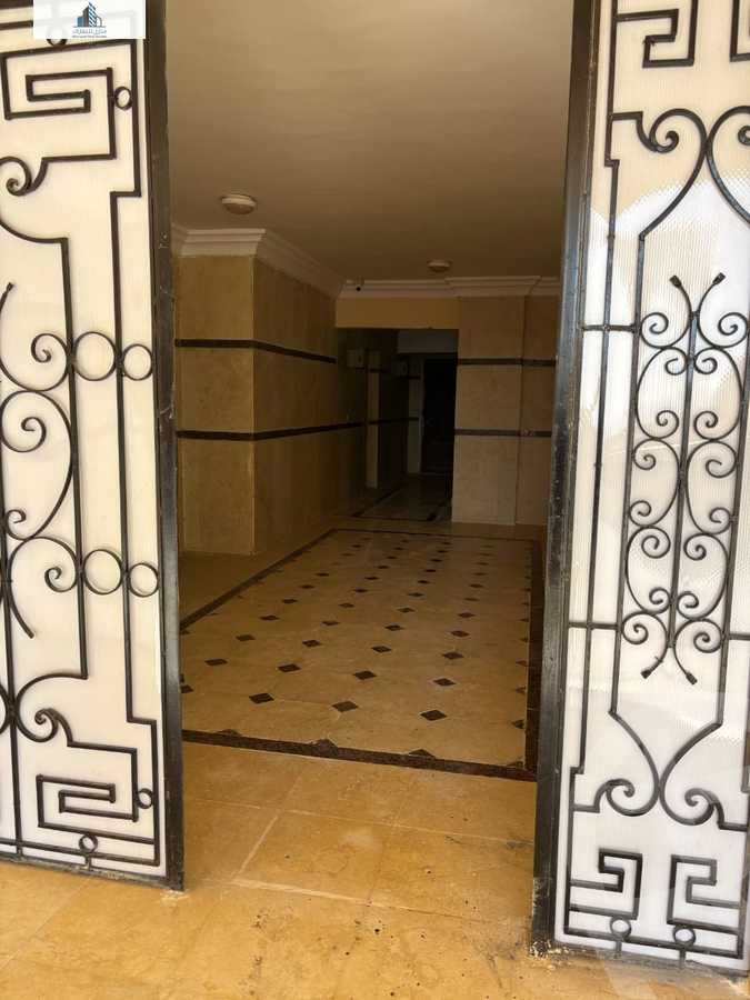 https://aqarmap.com.eg/ar/listing/5935015-for-sale-cairo-6th-of-october-el-tawsaat-el-shamalya-hy-2000-qt