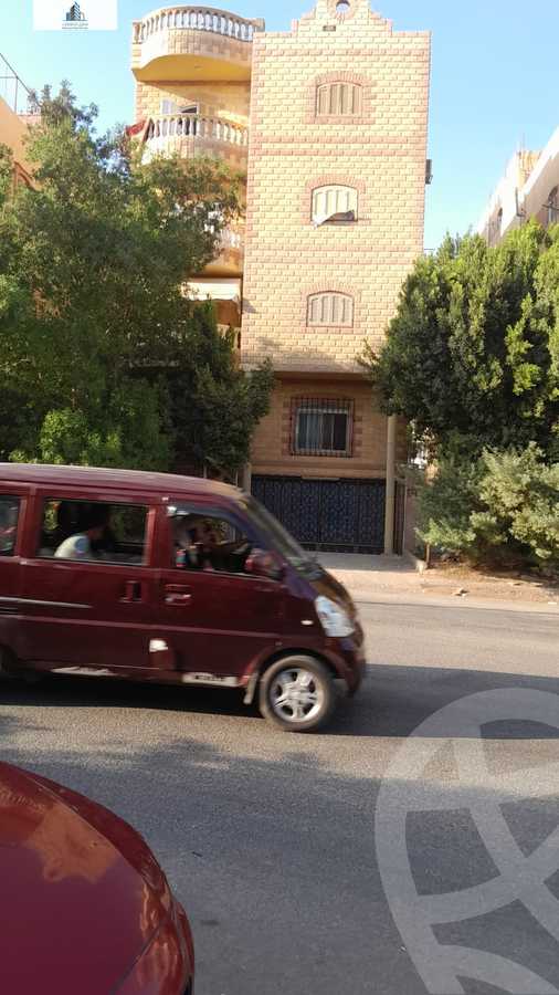 https://aqarmap.com.eg/ar/listing/6360143-for-sale-cairo-el-sheikh-zayed-city-el-hay-el-hady-ashaer-area-2-street-31
