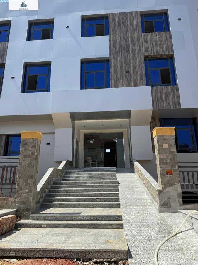 https://aqarmap.com.eg/en/listing/6377241-for-sale-cairo-el-sheikh-zayed-city-compounds-crown-medical-center-al-remas