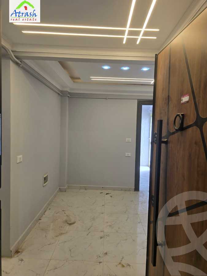https://aqarmap.com.eg/ar/listing/6540601-for-sale-cairo-6th-of-october-el-ahyaa-neighborhood-2nd-divided-from-al-kafrawei-st