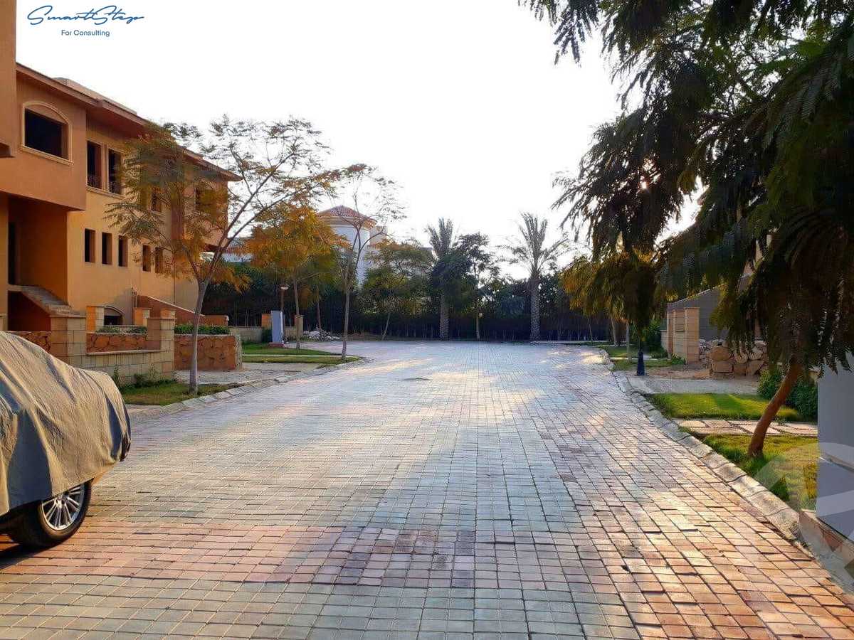 https://aqarmap.com.eg/en/listing/4718342-for-sale-cairo-new-cairo-compounds-moon-valley-2