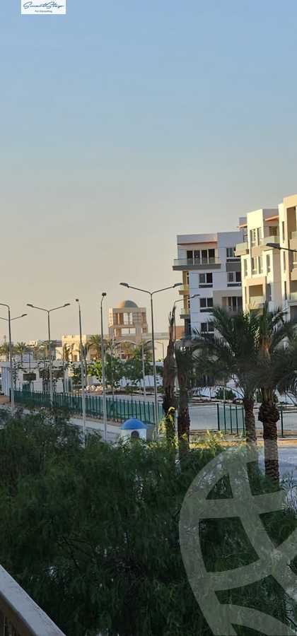 https://aqarmap.com.eg/en/listing/5332329-for-sale-cairo-new-cairo-compounds-hyde-park