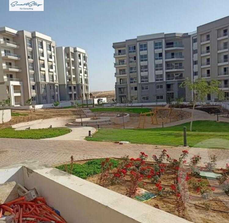 https://aqarmap.com.eg/en/listing/5332400-for-sale-cairo-new-cairo-compounds-hyde-park
