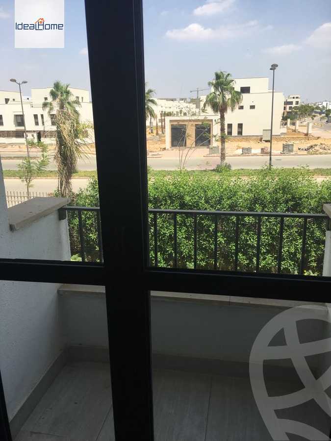 https://aqarmap.com.eg/ar/listing/3715512-for-rent-cairo-el-sheikh-zayed-city-compounds-kmbwnd-wyst-twn-swdyk