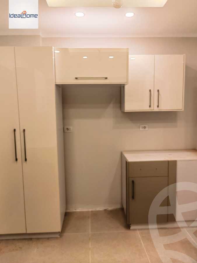 https://aqarmap.com.eg/ar/listing/3715669-for-rent-cairo-el-sheikh-zayed-city-compounds-kmbwnd-wyst-twn-swdyk