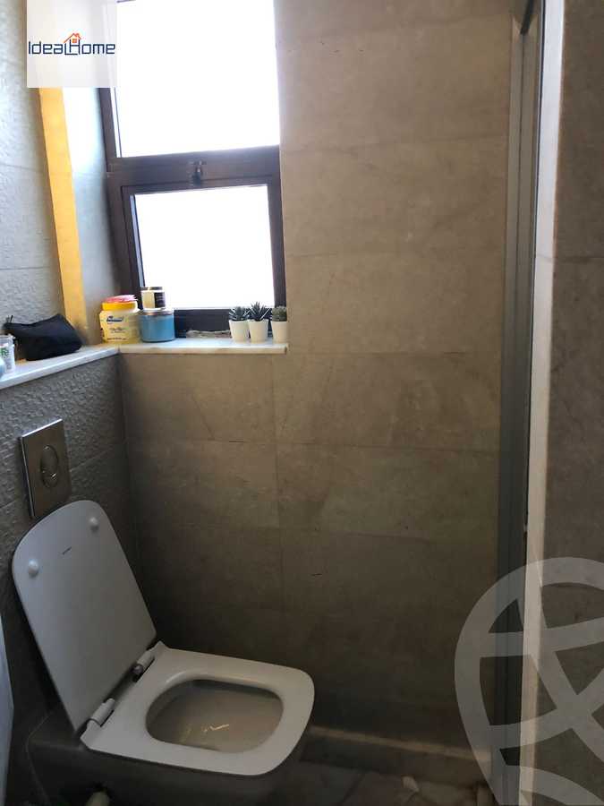 https://aqarmap.com.eg/ar/listing/3777390-for-rent-cairo-el-sheikh-zayed-city-compounds-kmbwnd-wyst-twn-swdyk