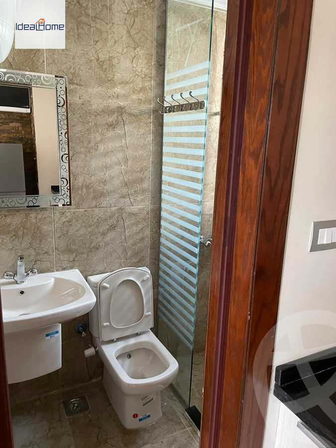 https://aqarmap.com.eg/ar/listing/3858643-for-rent-cairo-el-sheikh-zayed-city-compounds-kmbwnd-wyst-twn-swdyk