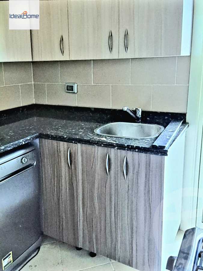 https://aqarmap.com.eg/ar/listing/3975768-for-rent-cairo-el-sheikh-zayed-city-compounds-dh-drys