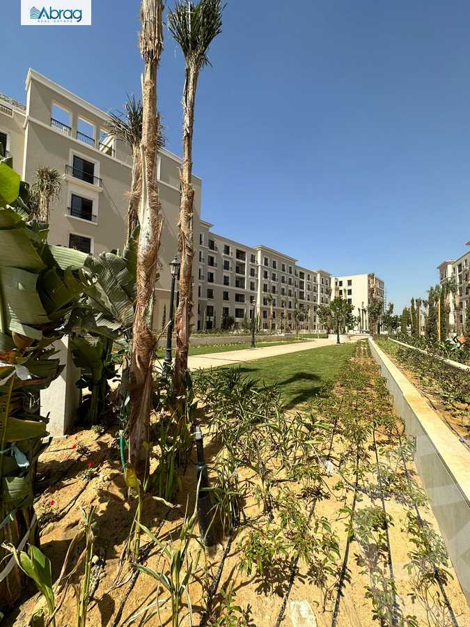 https://aqarmap.com.eg/ar/listing/4657406-for-sale-cairo-el-sheikh-zayed-city-compounds-kmbwnd-fyldj-wyst-dr-llttwyr