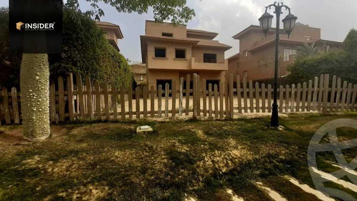 https://aqarmap.com.eg/en/listing/5360405-for-sale-cairo-new-cairo-compounds-moon-valley