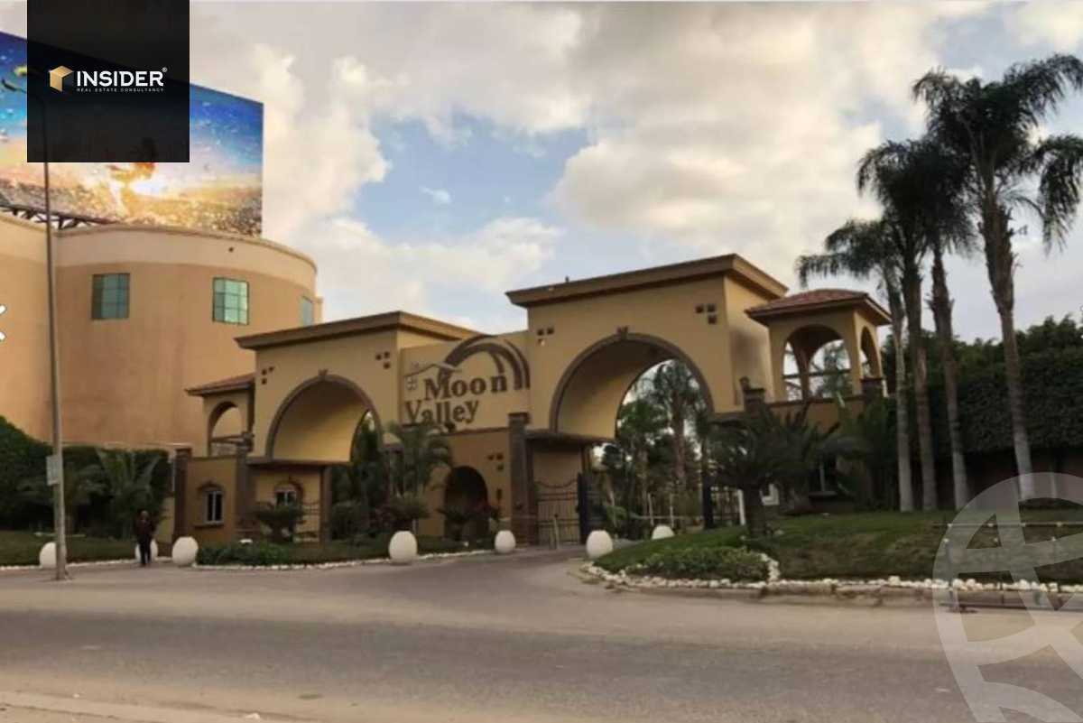 https://aqarmap.com.eg/en/listing/5360405-for-sale-cairo-new-cairo-compounds-moon-valley