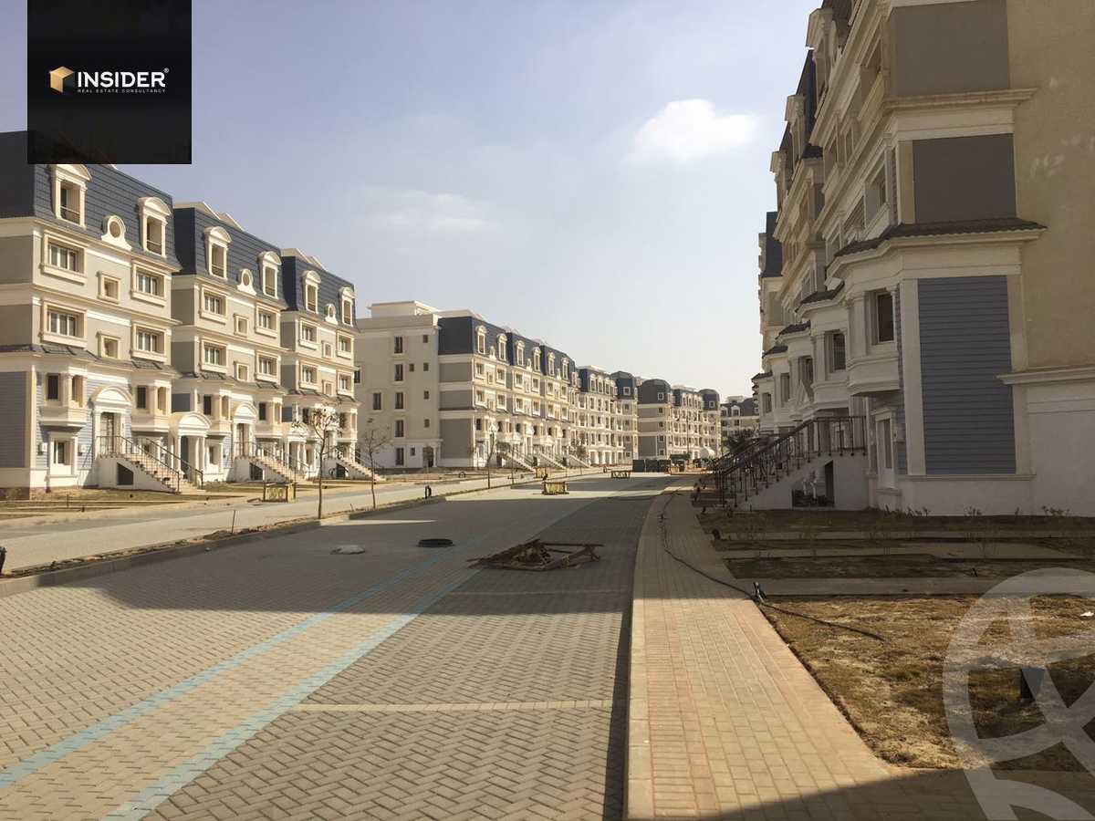 https://aqarmap.com.eg/ar/listing/5647400-for-sale-cairo-new-cairo-compounds-mountain-view-hyde-park