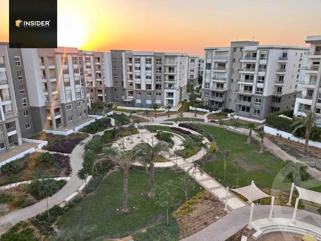 https://aqarmap.com.eg/en/listing/5664416-for-sale-cairo-new-cairo-compounds-hyde-park