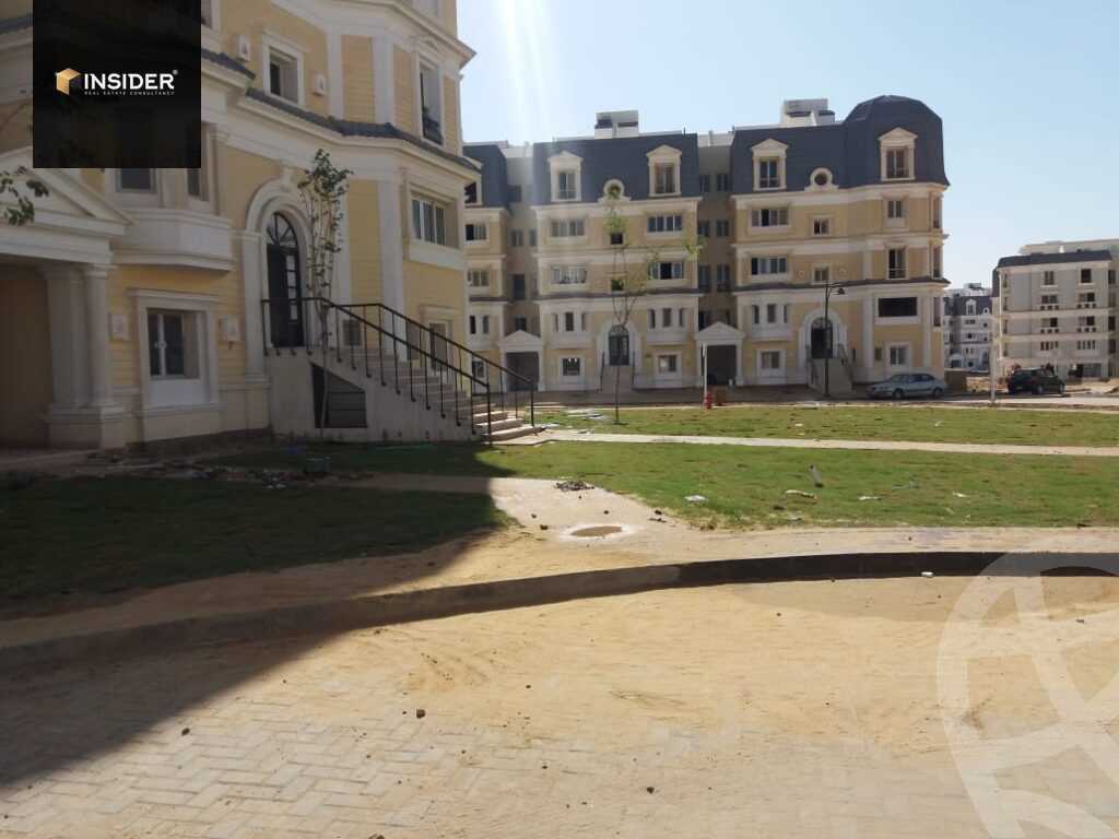 https://aqarmap.com.eg/en/listing/5805534-for-sale-cairo-new-cairo-compounds-mountain-view-hyde-park