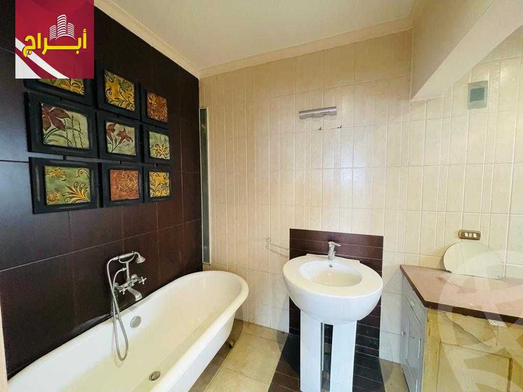 https://aqarmap.com.eg/ar/listing/3744997-for-sale-cairo-manial-kwrnysh-lmnyl
