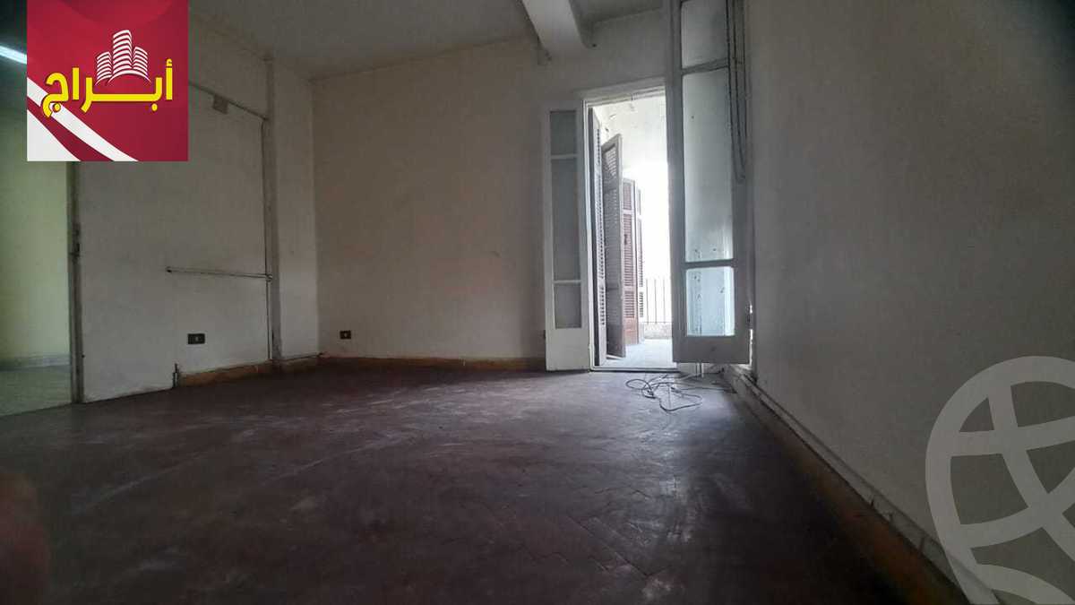 https://aqarmap.com.eg/ar/listing/3836438-for-sale-cairo-ljyz-shareaa-morad  charel degol