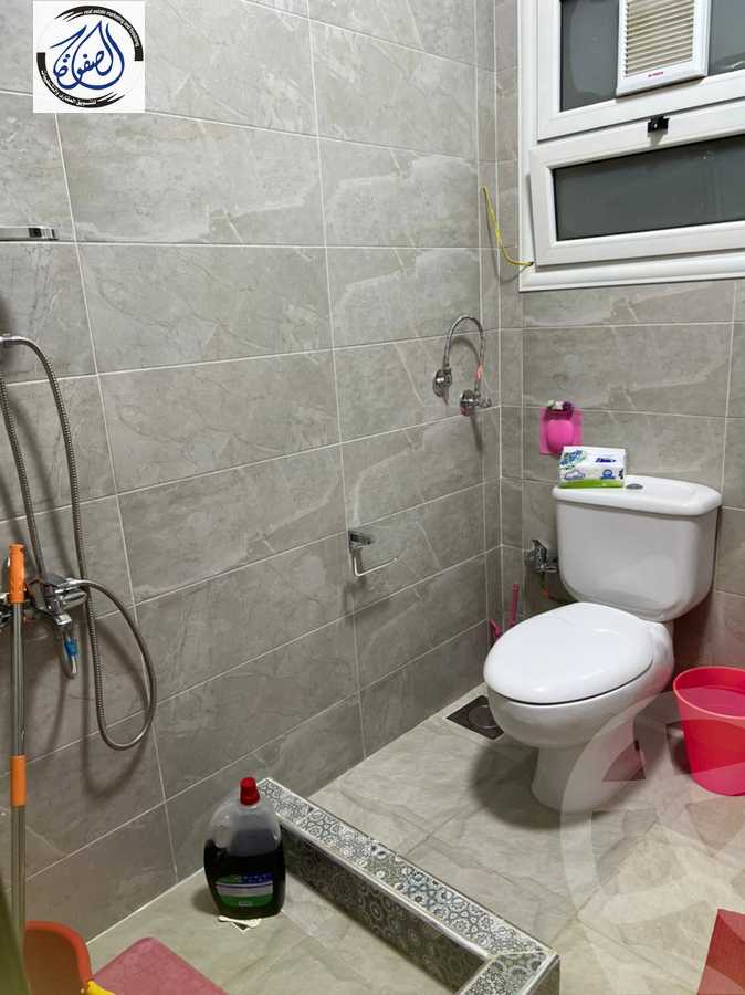 https://aqarmap.com.eg/ar/listing/3438929-for-rent-cairo-new-cairo-lrhb-city-phase-5-talaat-mostafa-st