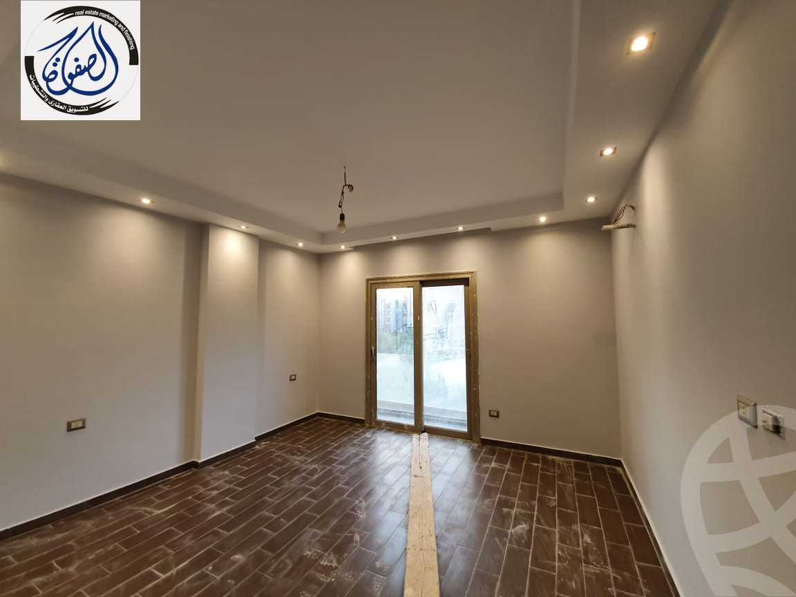 https://aqarmap.com.eg/ar/listing/3832294-for-rent-cairo-new-cairo-compounds-galleria-moon-valley