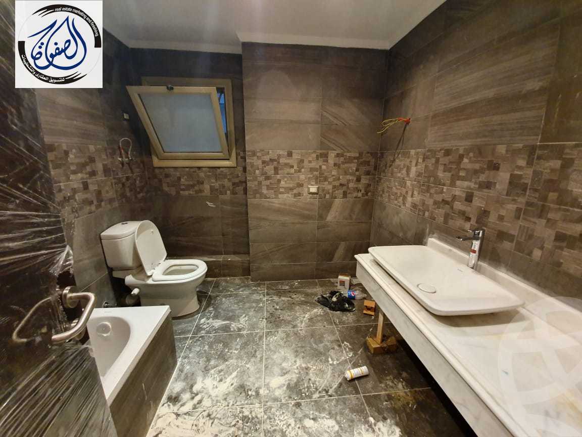 https://aqarmap.com.eg/ar/listing/3832294-for-rent-cairo-new-cairo-compounds-galleria-moon-valley