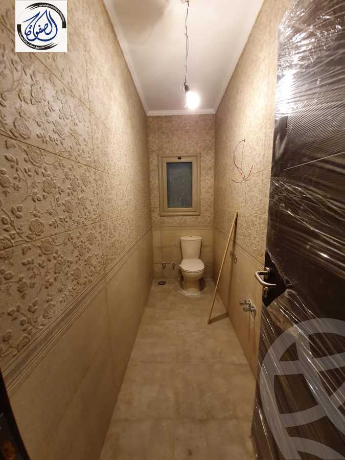 https://aqarmap.com.eg/ar/listing/3832294-for-rent-cairo-new-cairo-compounds-galleria-moon-valley