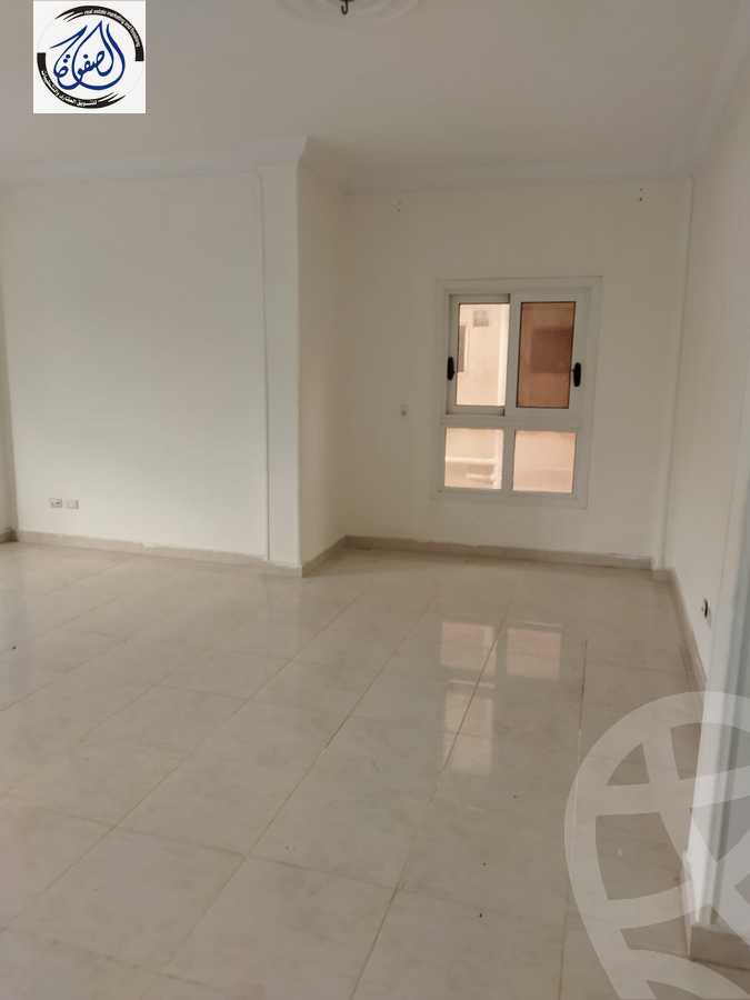 https://aqarmap.com.eg/ar/listing/3853341-for-rent-cairo-new-cairo-south-investors-mohammed-nagib-axis-st