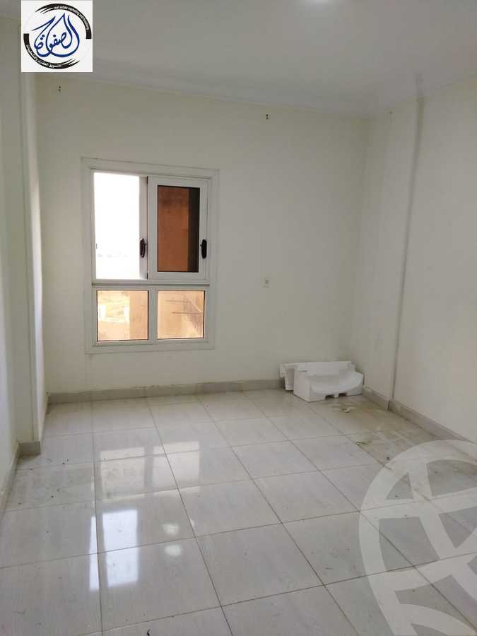 https://aqarmap.com.eg/ar/listing/3853341-for-rent-cairo-new-cairo-south-investors-mohammed-nagib-axis-st