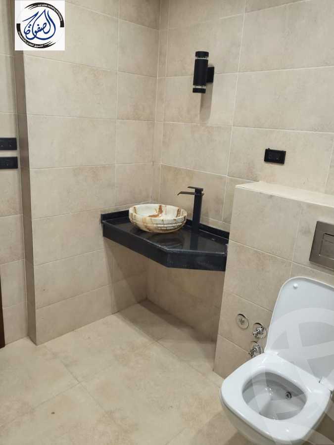 https://aqarmap.com.eg/ar/listing/3969645-for-rent-eastown-parks