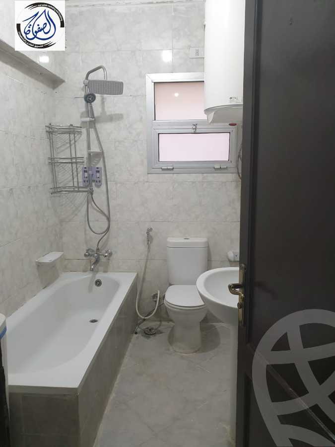 https://aqarmap.com.eg/en/listing/6066025-for-rent-cairo-new-cairo-lrhb-city-phase-4-mohammed-farid-st