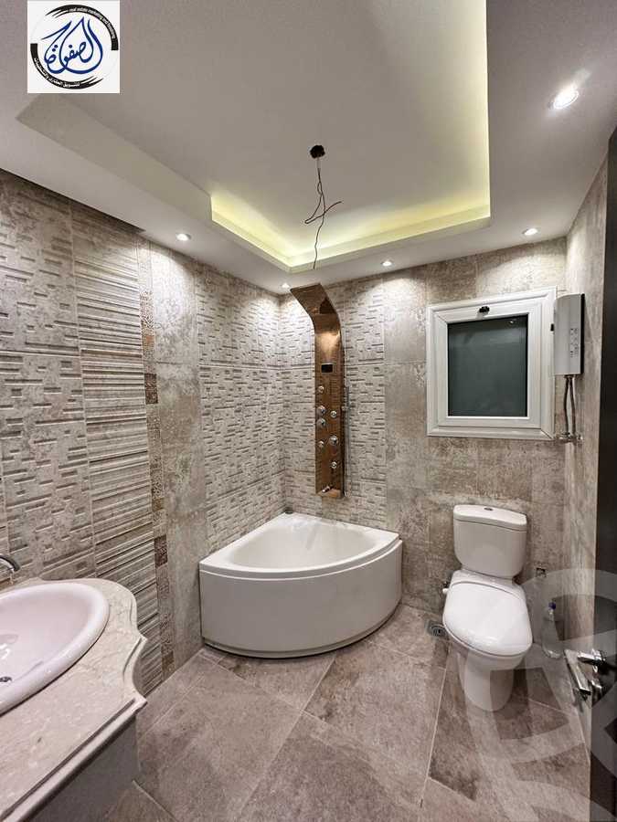 https://aqarmap.com.eg/ar/listing/4223014-for-rent-cairo-new-cairo-compounds-the-square