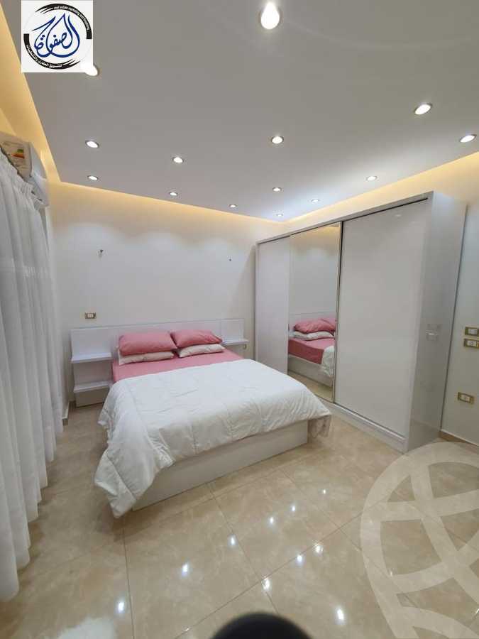 https://aqarmap.com.eg/en/listing/6074653-for-rent-cairo-new-cairo-compounds-el-mostashareen-compound
