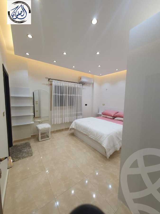 https://aqarmap.com.eg/en/listing/6074653-for-rent-cairo-new-cairo-compounds-el-mostashareen-compound