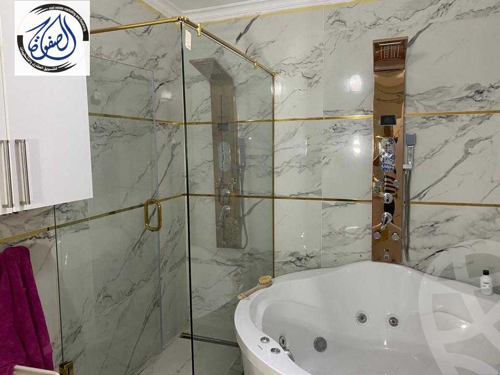 https://aqarmap.com.eg/en/listing/4286570-for-sale-galleria-mall-arabia