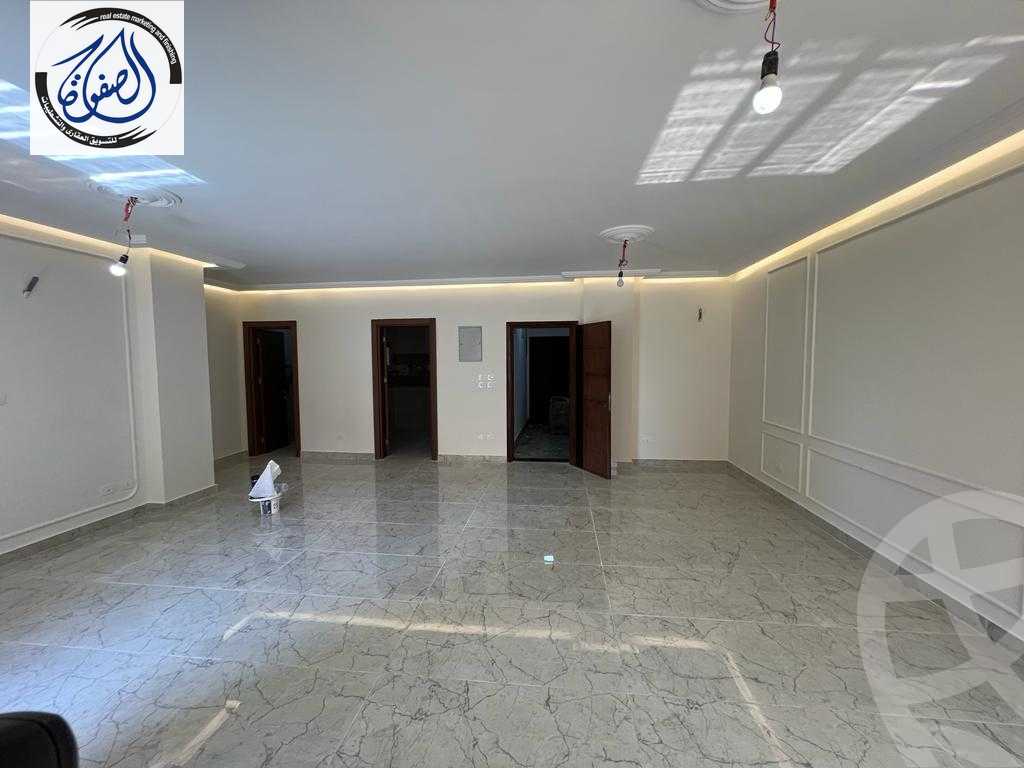 https://aqarmap.com.eg/ar/listing/4294313-for-rent-cairo-new-cairo-compounds-rock-vera