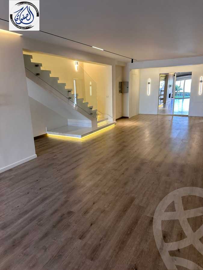 https://aqarmap.com.eg/en/listing/4365367-for-sale-cairo-new-cairo-compounds-mountain-view-hyde-park