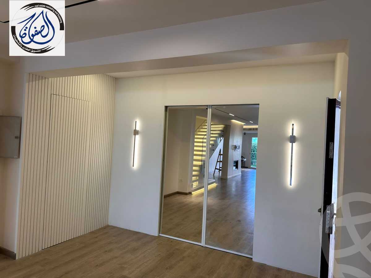 https://aqarmap.com.eg/en/listing/4365367-for-sale-cairo-new-cairo-compounds-mountain-view-hyde-park