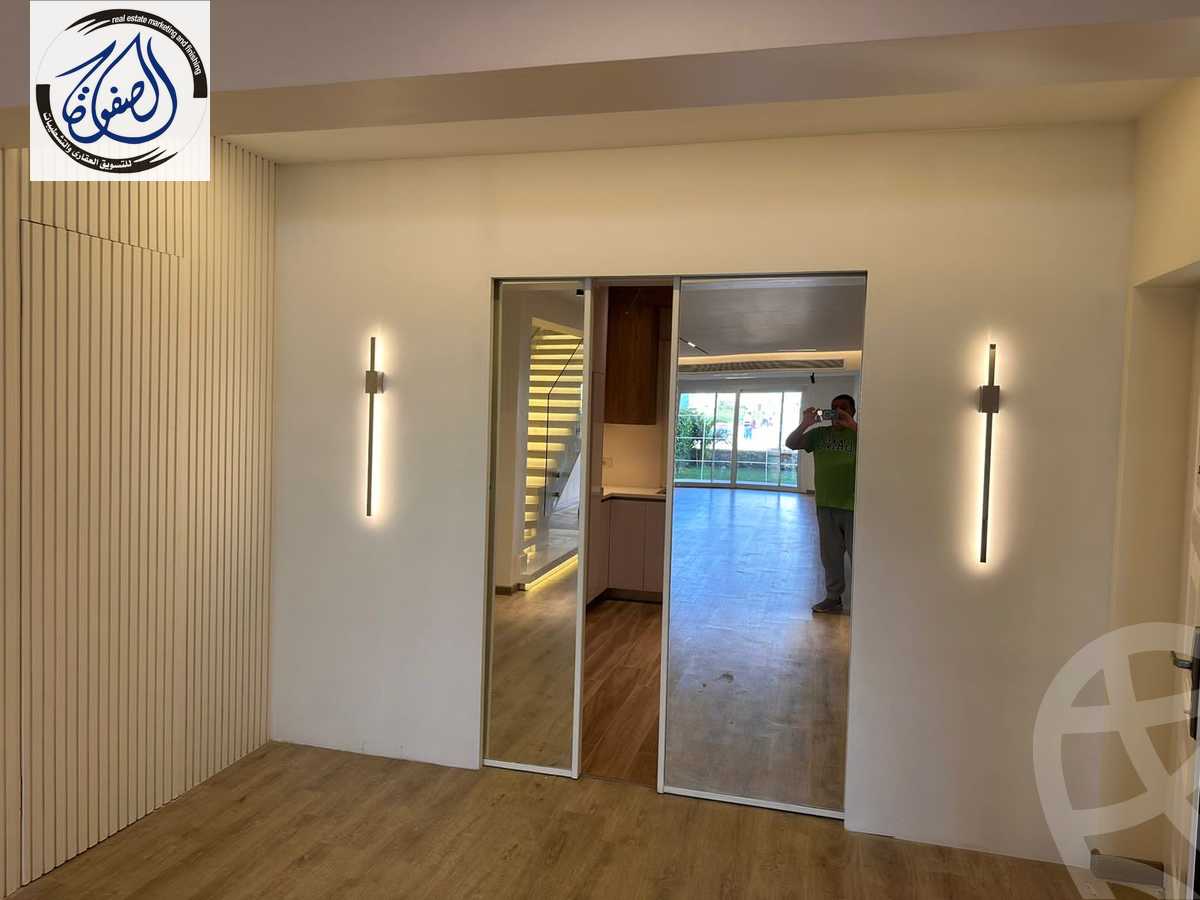 https://aqarmap.com.eg/en/listing/4365367-for-sale-cairo-new-cairo-compounds-mountain-view-hyde-park