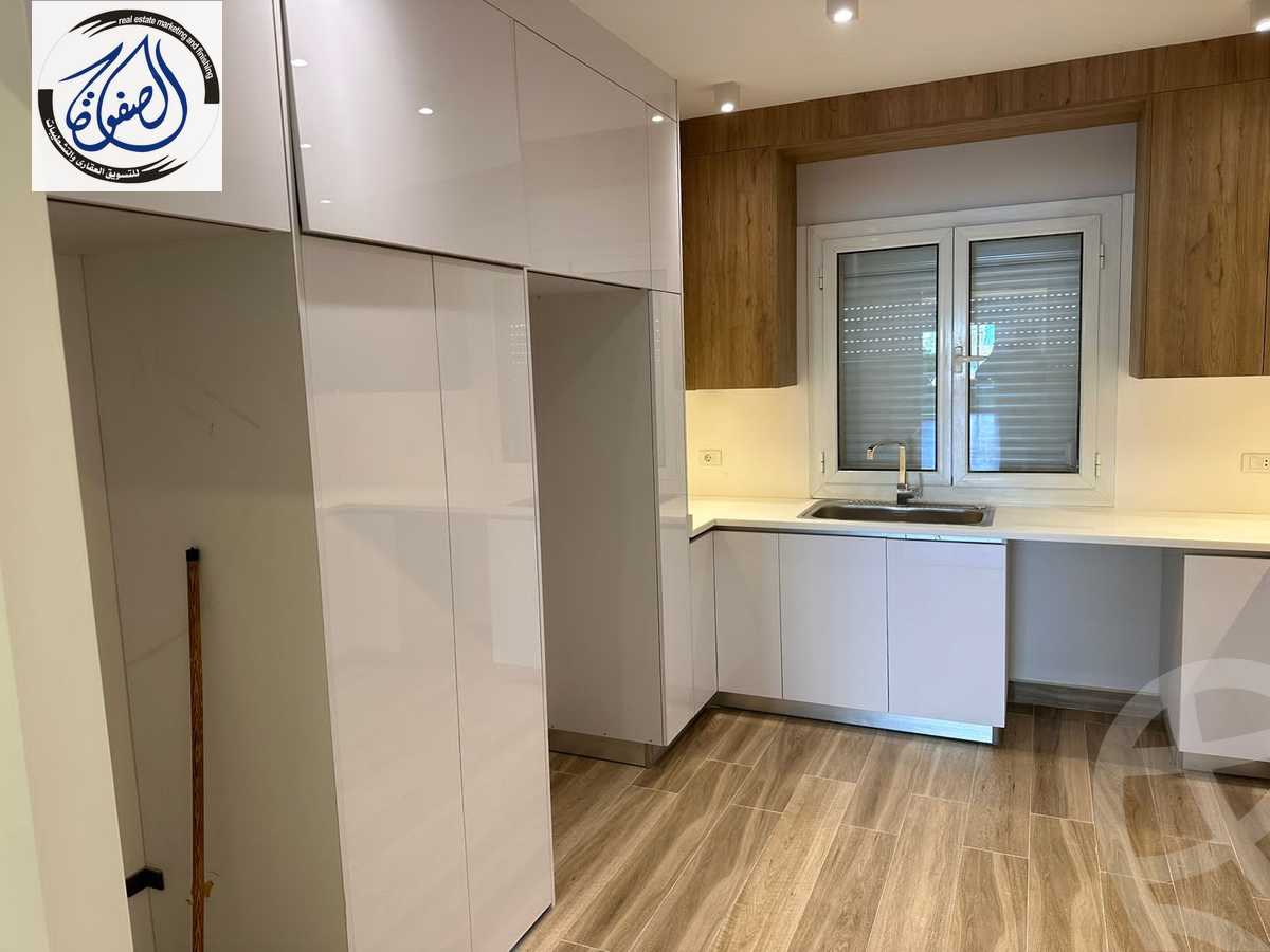 https://aqarmap.com.eg/en/listing/4365367-for-sale-cairo-new-cairo-compounds-mountain-view-hyde-park