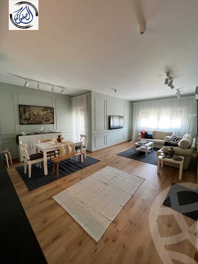 https://aqarmap.com.eg/en/listing/4377962-for-sale-cairo-new-cairo-compounds-mountain-view-hyde-park