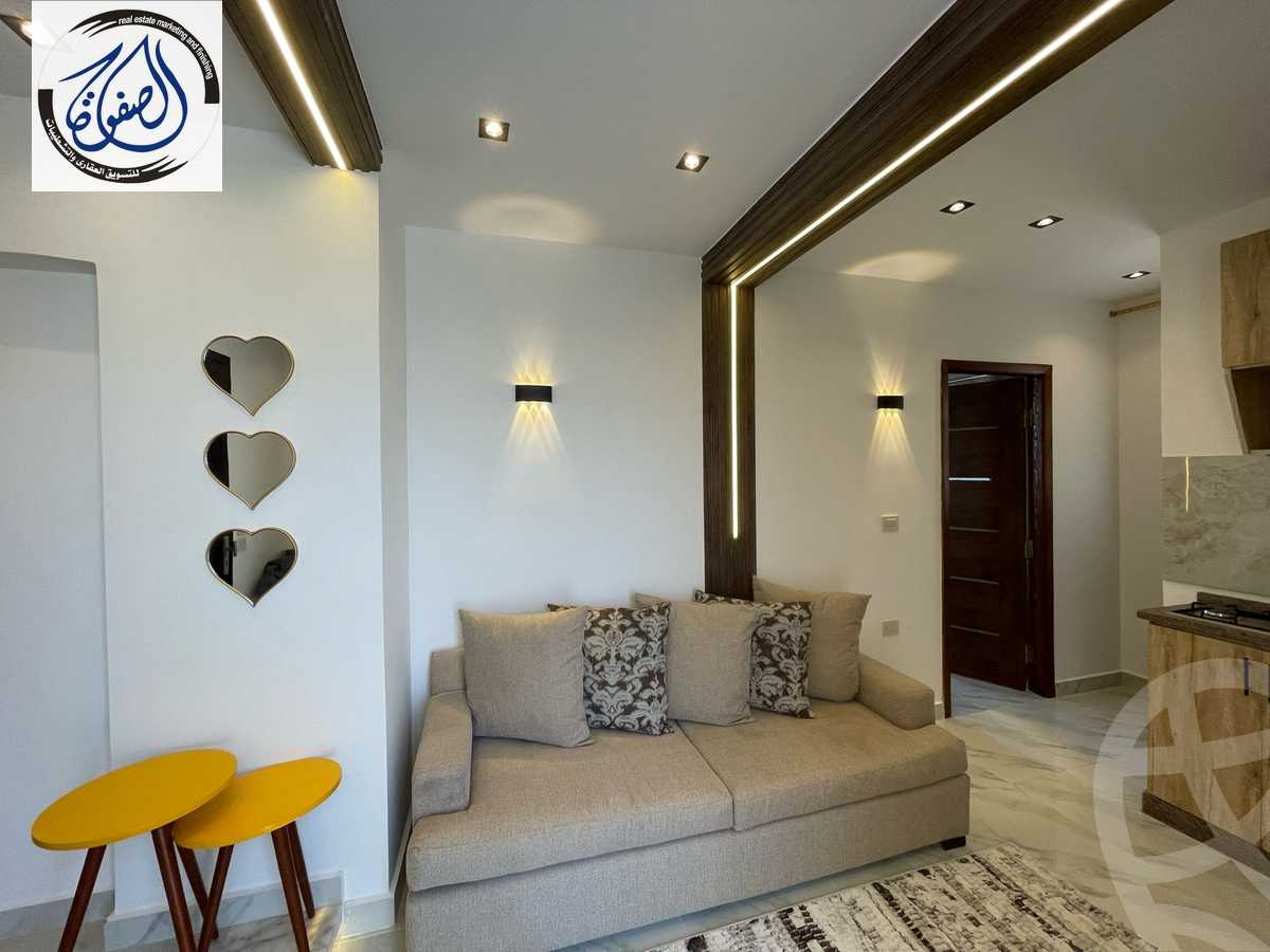 https://aqarmap.com.eg/ar/listing/4588388-for-rent-cairo-new-cairo-compounds-stwn-ryzydns-by-ar-y-llttwyr