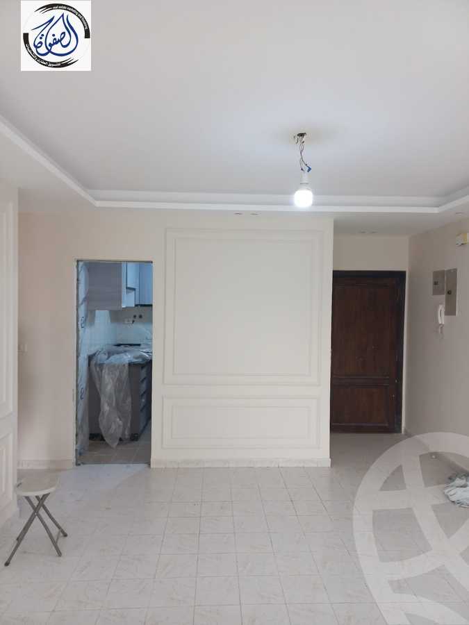 https://aqarmap.com.eg/ar/listing/5385284-for-sale-cairo-new-cairo-lrhb-city-phase-5-talaat-mostafa-st