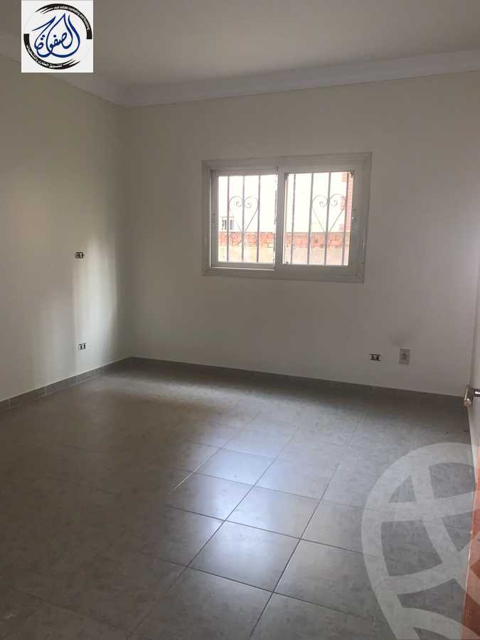 https://aqarmap.com.eg/ar/listing/5385284-for-sale-cairo-new-cairo-lrhb-city-phase-5-talaat-mostafa-st