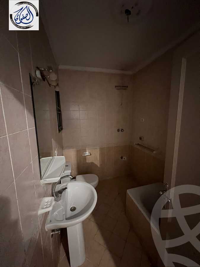 https://aqarmap.com.eg/en/listing/5393139-for-sale-cairo-new-cairo-lrhb-city-phase-5-talaat-mostafa-st