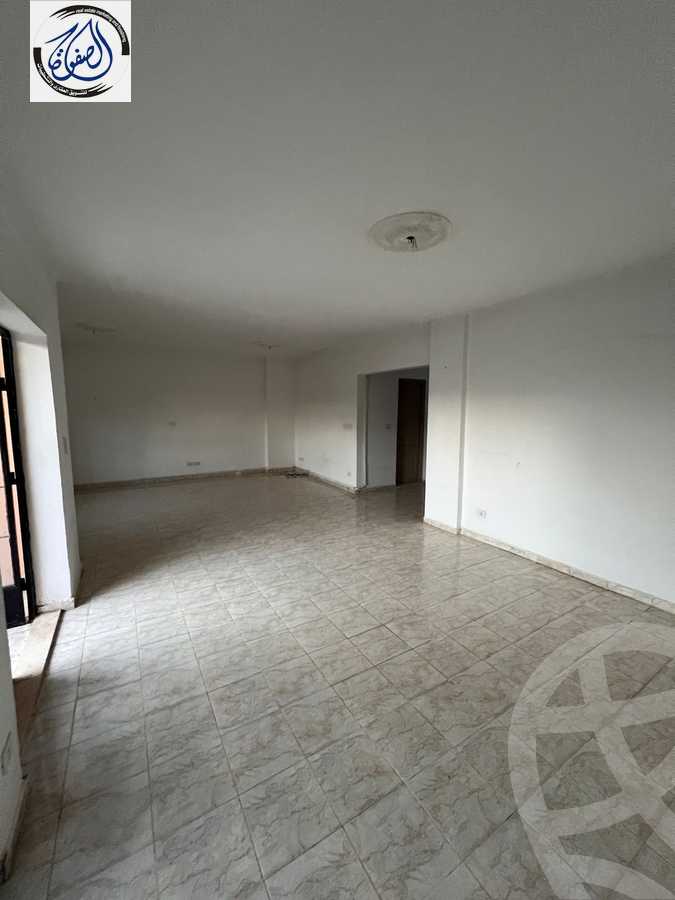 https://aqarmap.com.eg/en/listing/5393139-for-sale-cairo-new-cairo-lrhb-city-phase-5-talaat-mostafa-st
