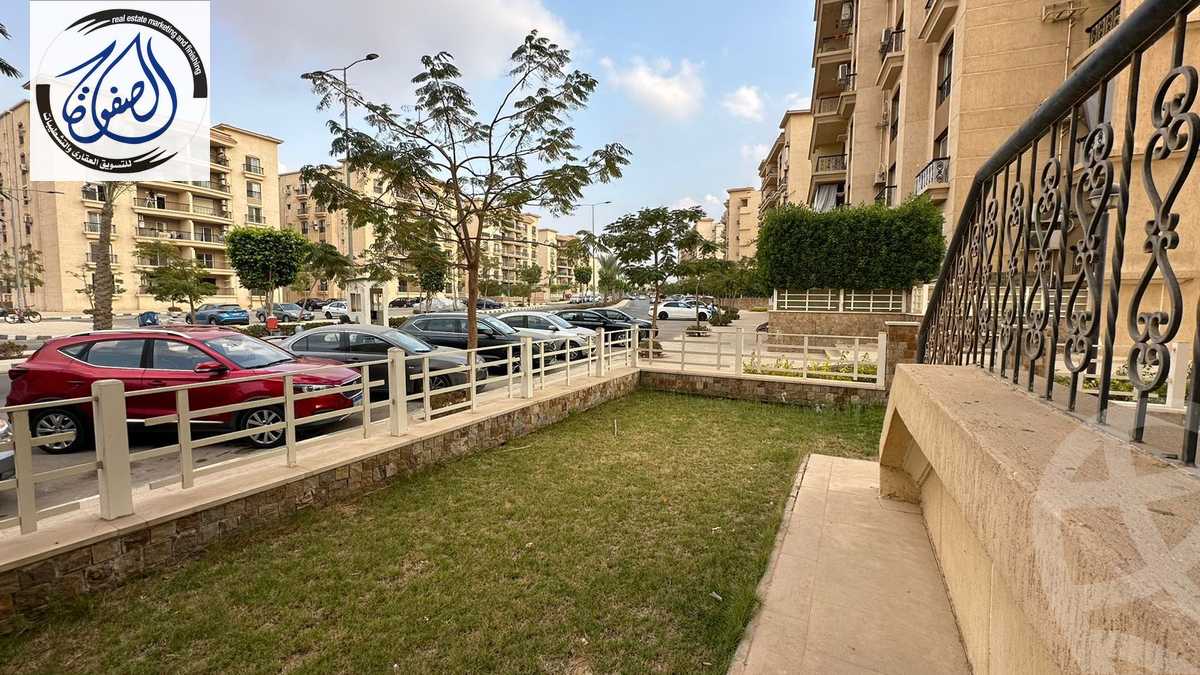 https://aqarmap.com.eg/ar/listing/5405389-for-sale-cairo-new-cairo-lrhb-city-phase-5-talaat-mostafa-st