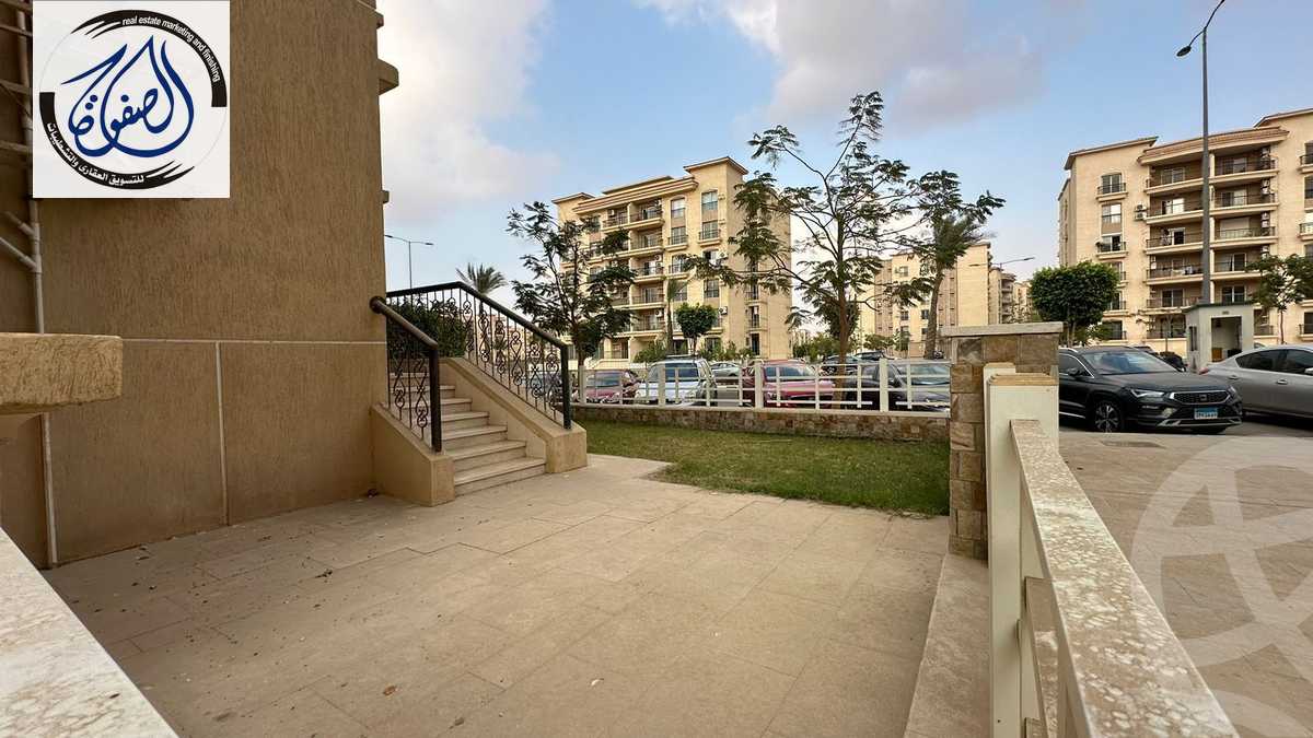 https://aqarmap.com.eg/ar/listing/5405389-for-sale-cairo-new-cairo-lrhb-city-phase-5-talaat-mostafa-st