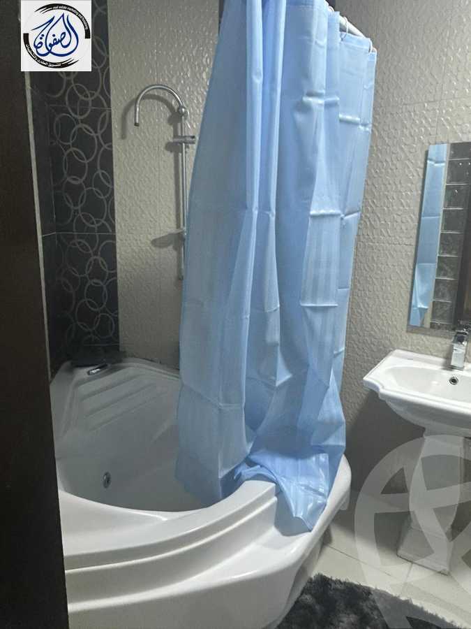 https://aqarmap.com.eg/en/listing/6065953-for-rent-cairo-new-cairo-lrhb-city-phase-5-talaat-mostafa-st